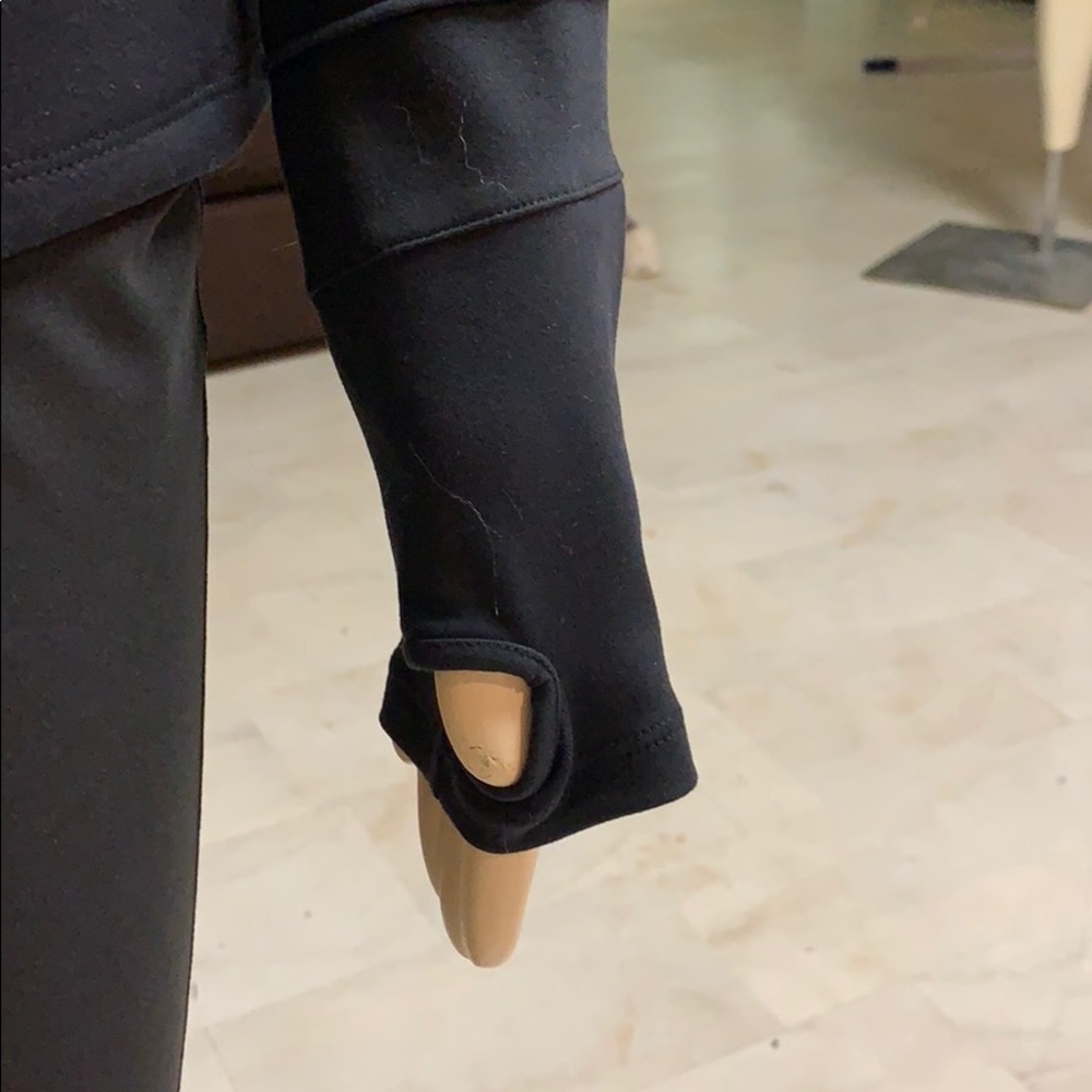 Oiselle Women's Aero Jacket - Picture 6 of 8